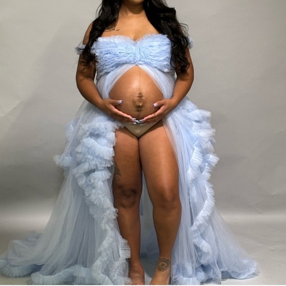 Elegant Dreamy Princess Dusty Blue Tulle Off-Shoulder Maternity Photoshoot Dress - Picture 8 of 16